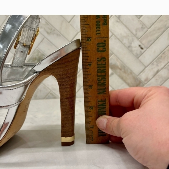 Tory Burch Metallic Gold Brouch Heels - Picture 13 of 13
